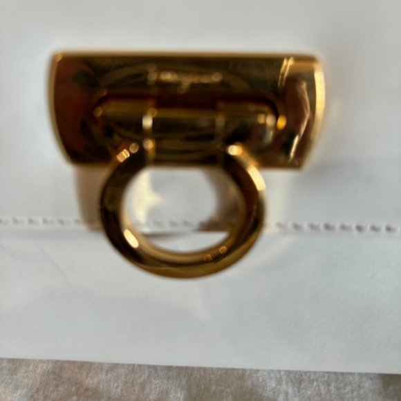 Ferragamo Ivory Mini - Picture 4 of 8